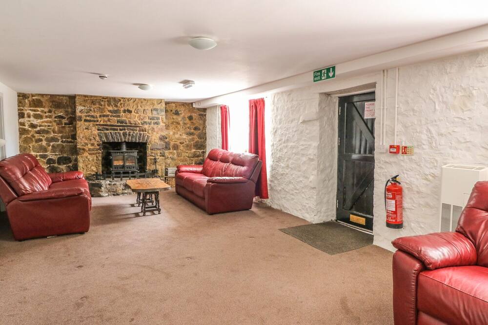 Photo of Livingroom in Margam