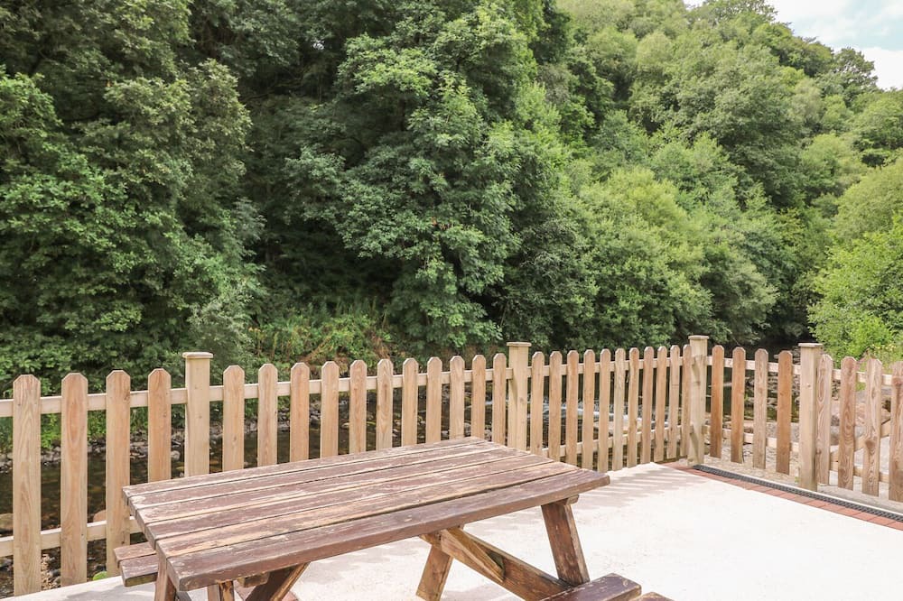 Photo of Patio Balcony in Margam