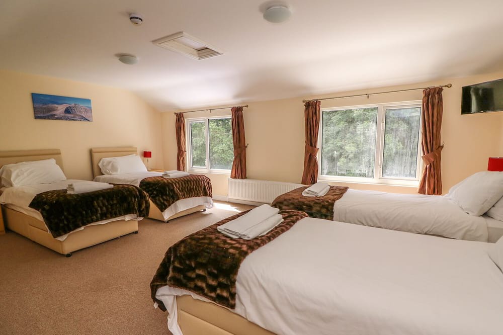 Photo of Bedroom in Margam