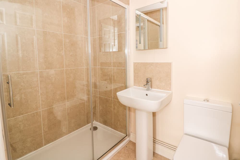 Photo of Bathroom in Margam