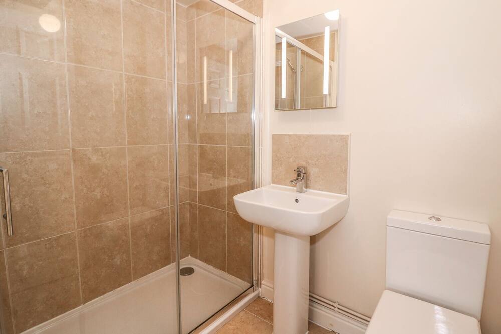 Photo of Bathroom in Margam