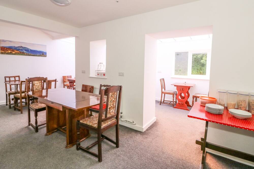 Photo of Livingroom in Margam