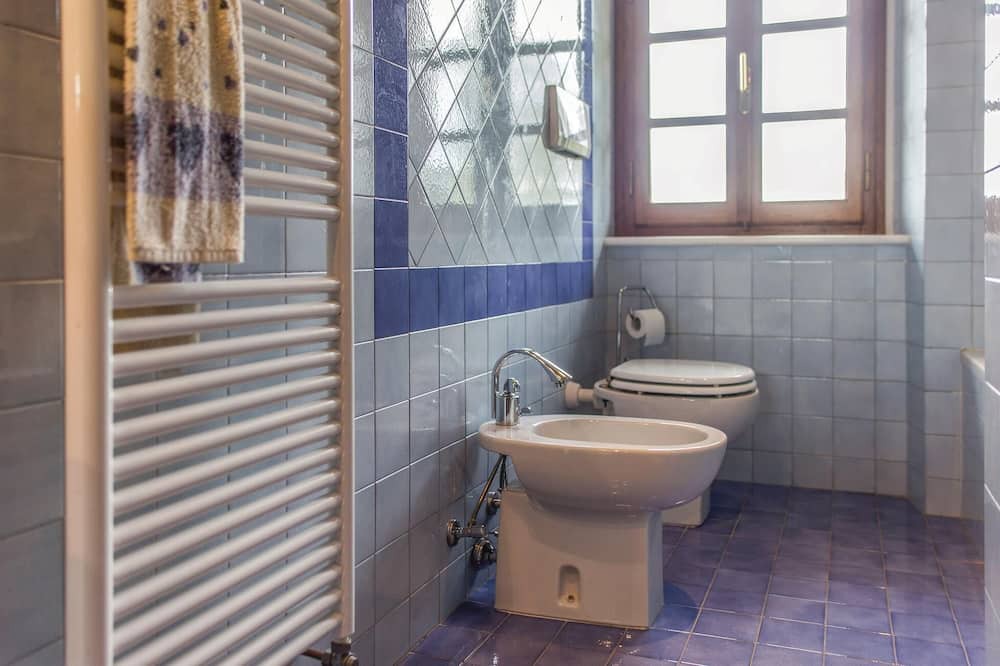 Photo of Bathroom in Porrena