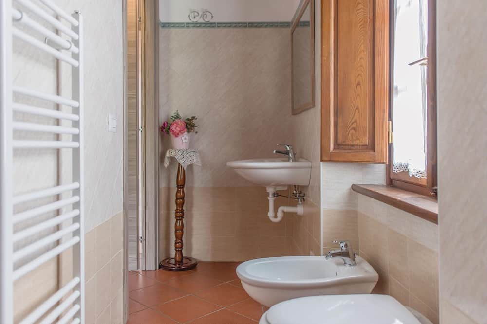 Photo of Bathroom in Porrena