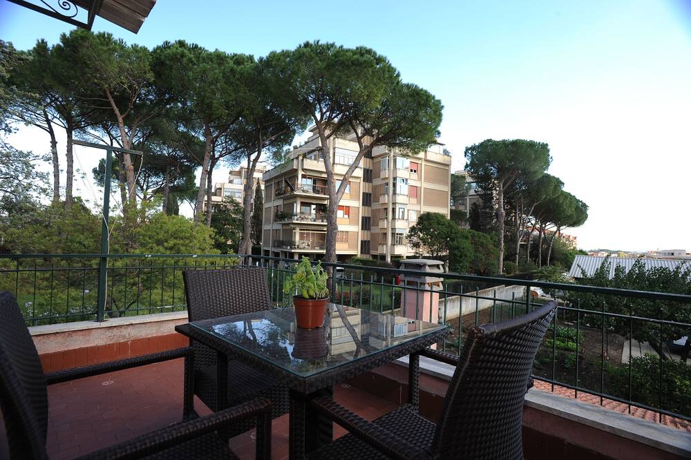Photo of Patio Balcony in Suburbio VII Portuense