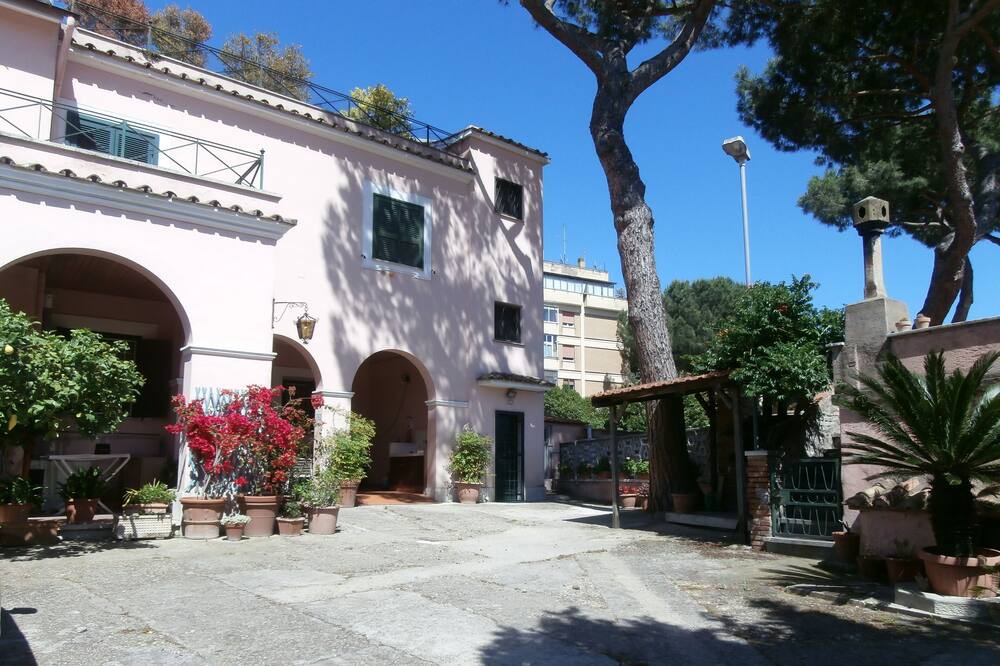Photo of Outdoor in Suburbio VII Portuense