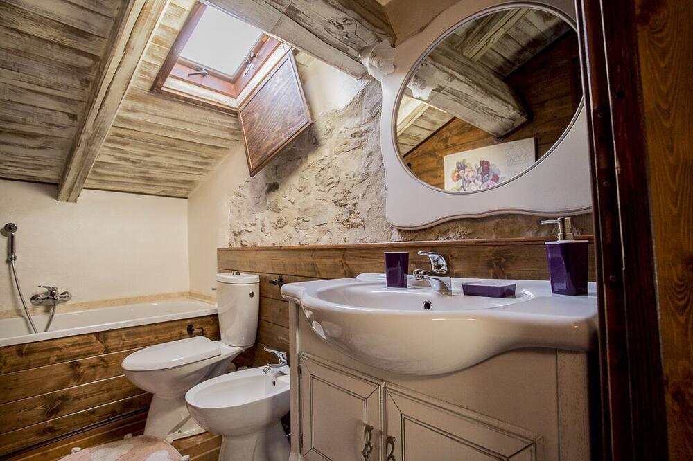 Photo of Bathroom in Precetto