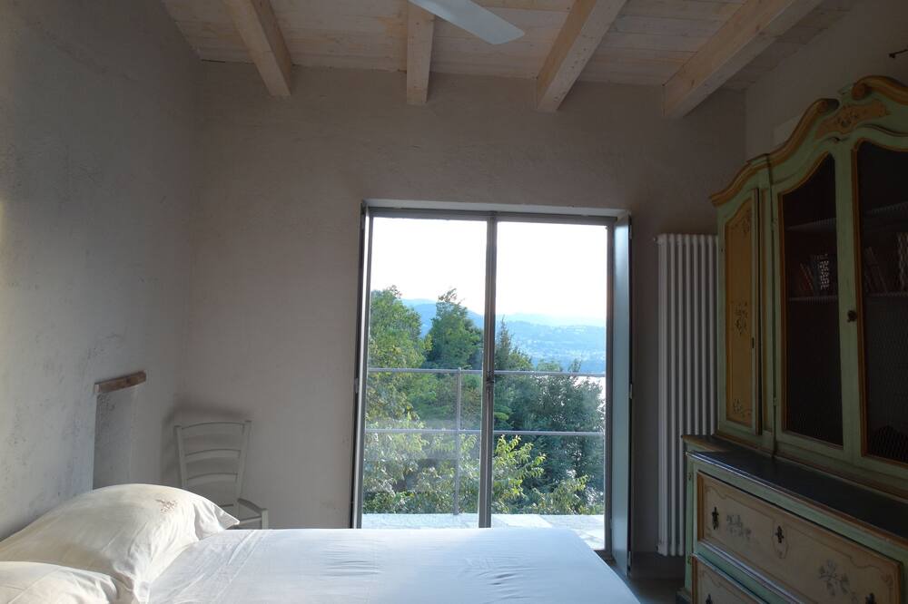 Photo of Bedroom in Blevio