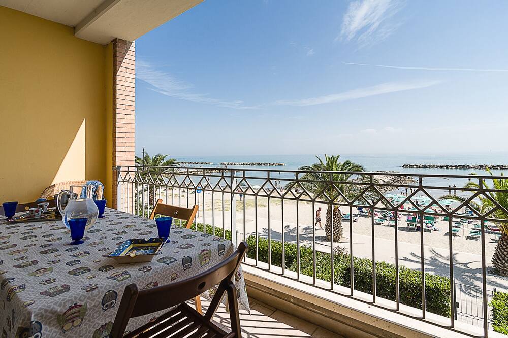 Photo of Patio Balcony in Cupra Marittima