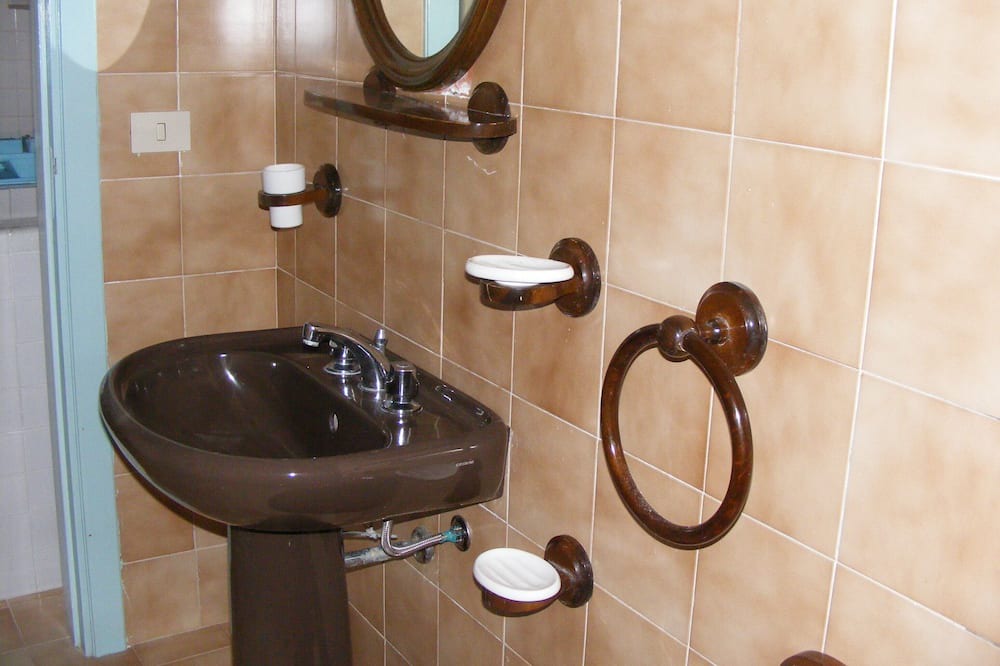 Photo of Bathroom in Malfa