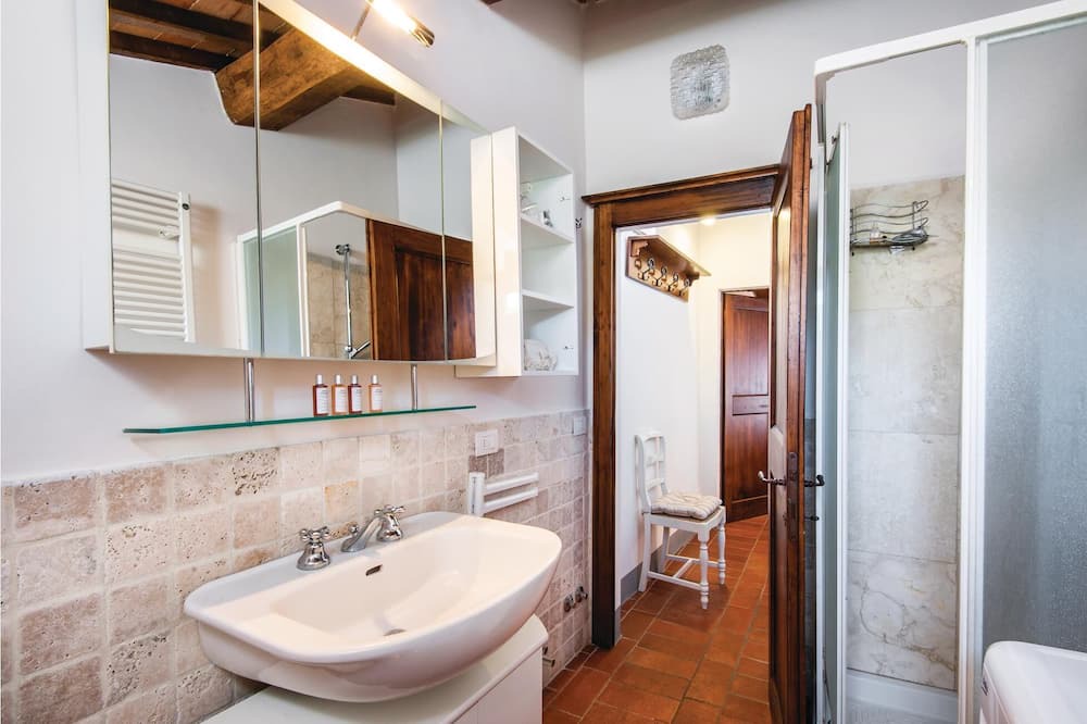 Photo of Bathroom in Gaiole in Chianti