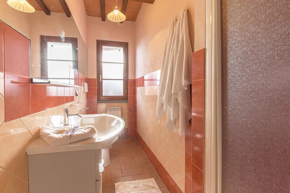 Photo of Bathroom in Loro Ciuffenna