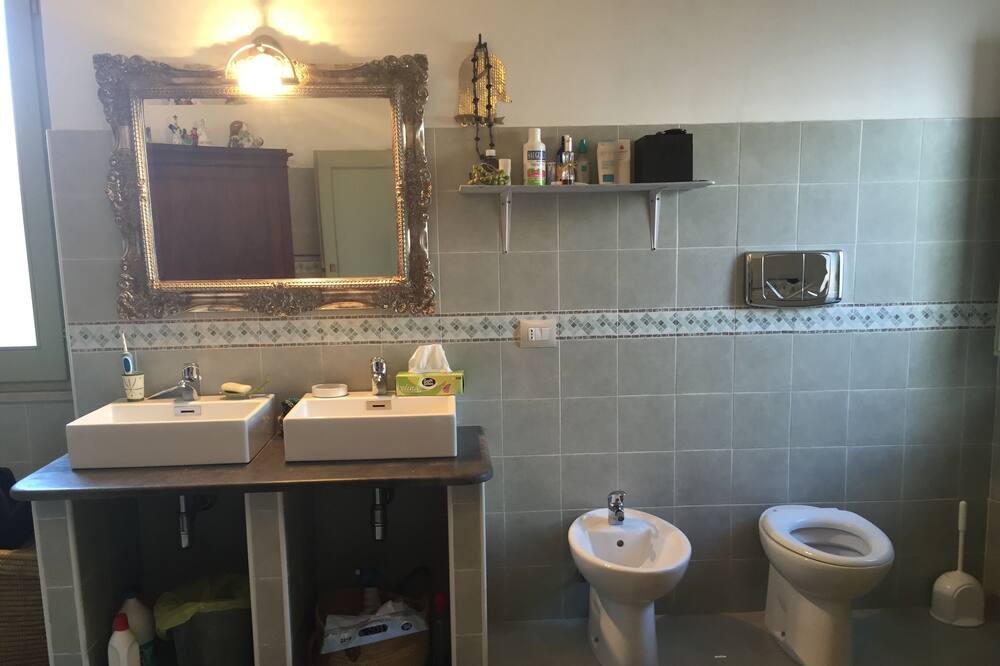 Photo of Bathroom in Cuglieri