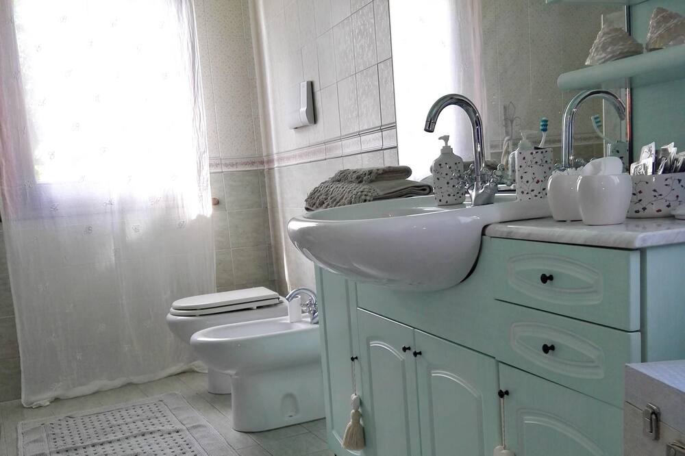 Photo of Bathroom in Cupramontana
