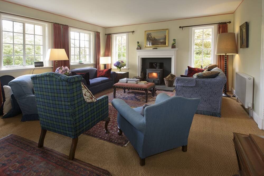 Photo of Livingroom in West Laroch