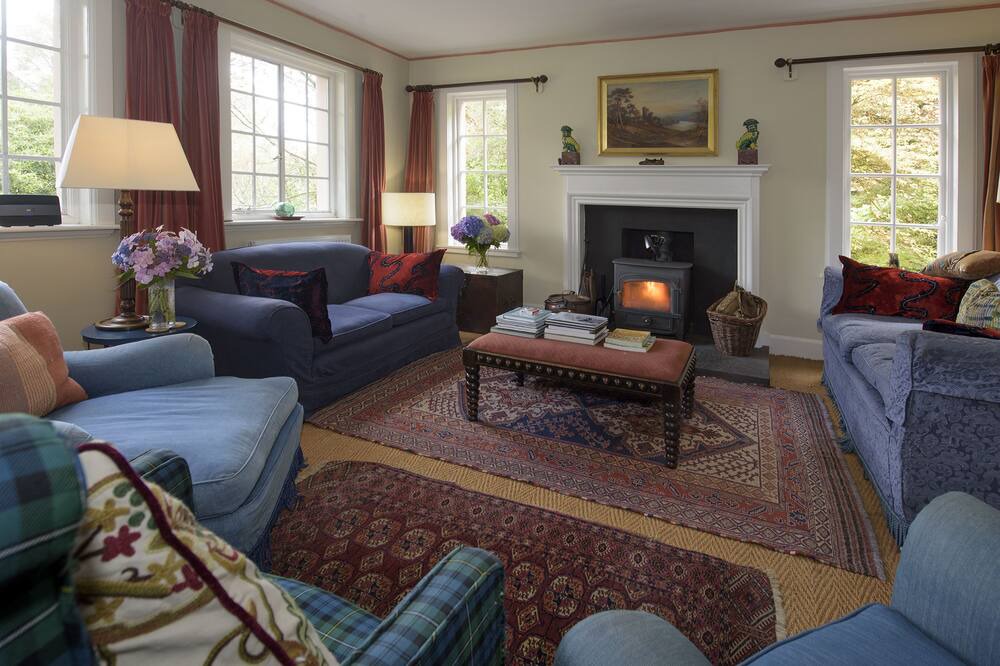 Photo of Livingroom in West Laroch