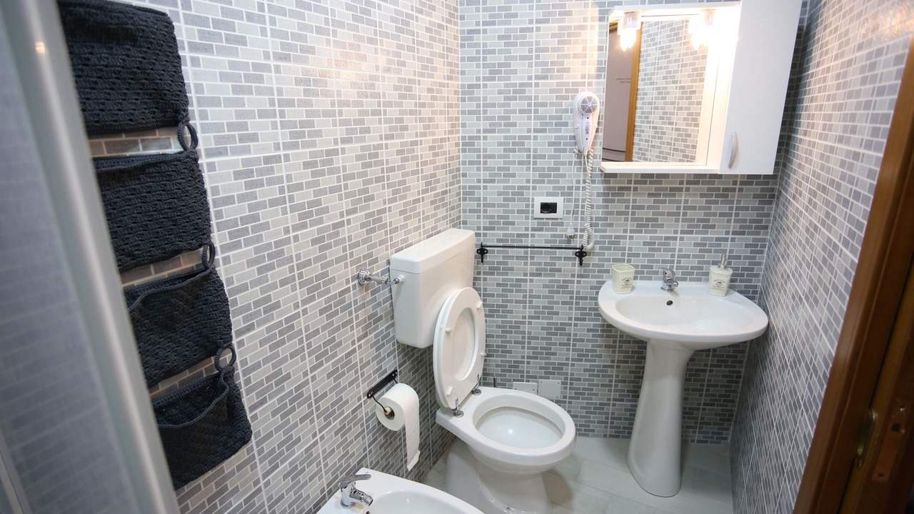 Photo of Bathroom in Naples City Centre