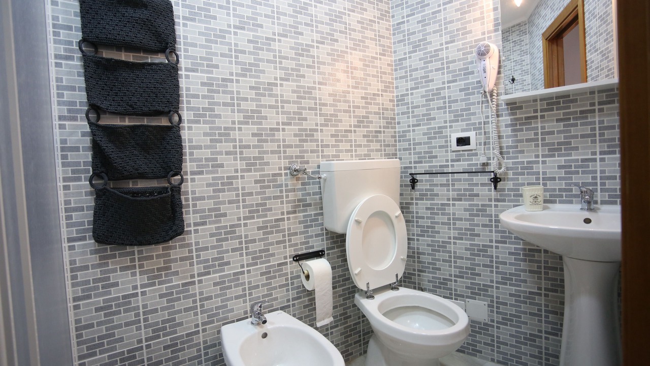 Photo of Bathroom in Naples City Centre