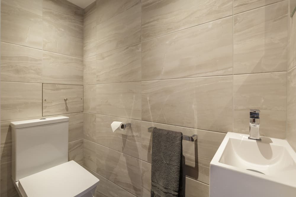 Photo of Bathroom in Newington