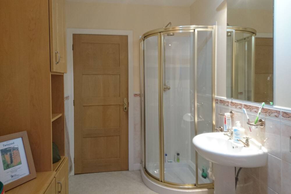 Photo of Bathroom in Salen