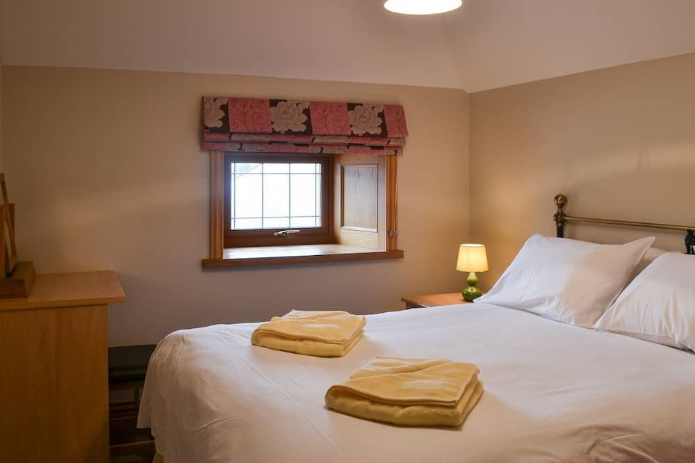 Photo of Bedroom in Lockerbie
