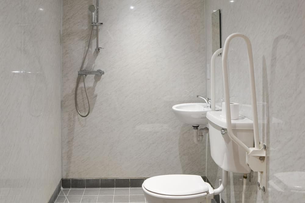 Photo of Bathroom in Lockerbie