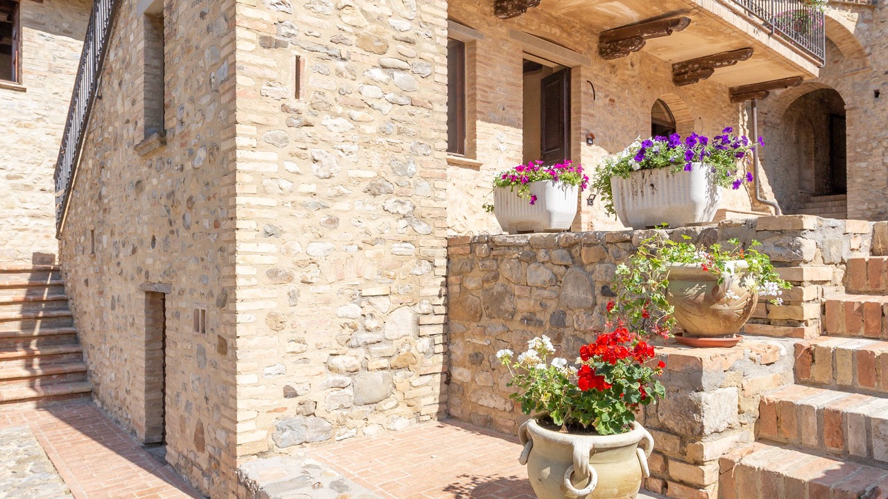 Photo of Others in Montone
