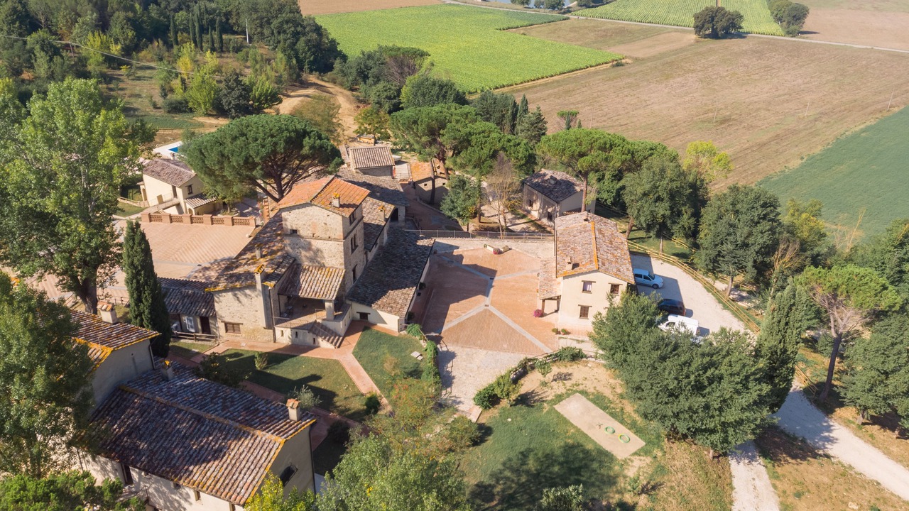 Photo of Outdoor in Montone