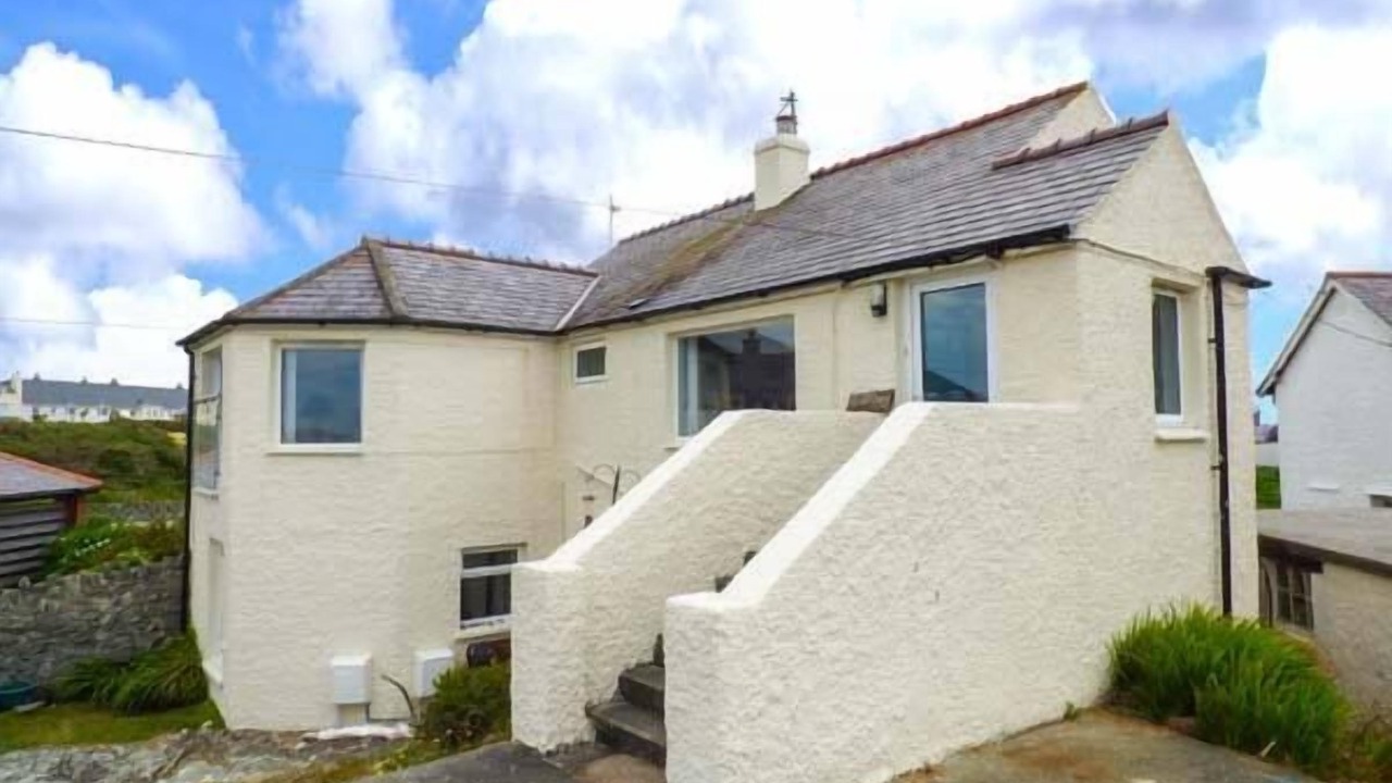 Photo of Buildings in Trearddur Bay