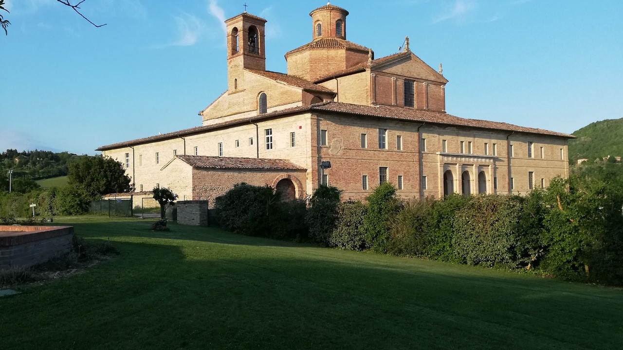 Photo of Others in Urbania
