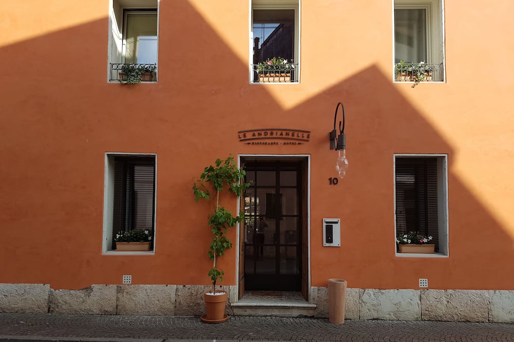 Photo of Outdoor in Malo