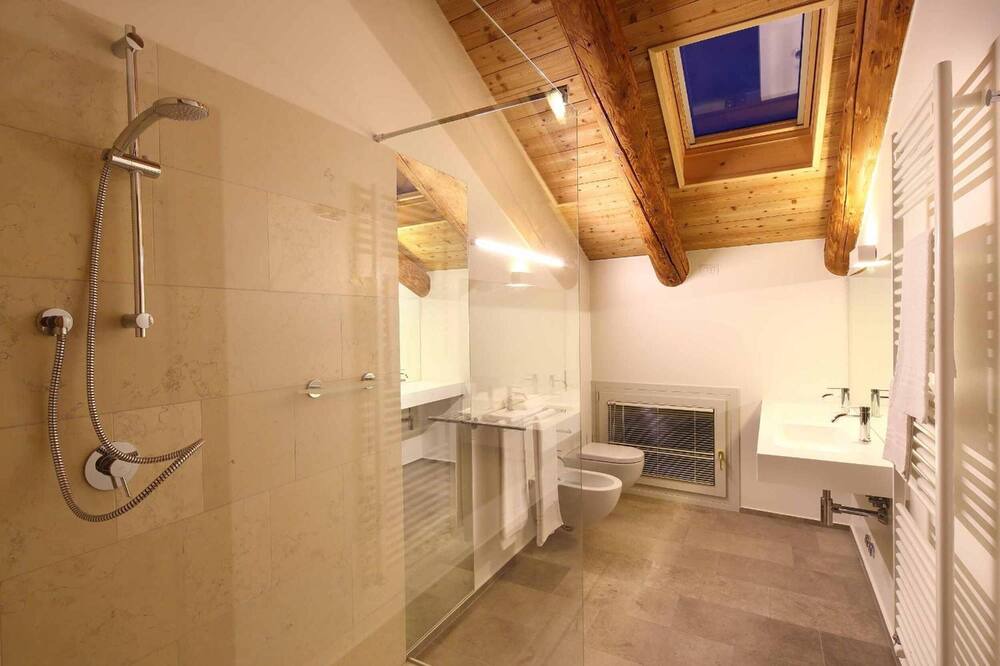 Photo of Bathroom in Malo