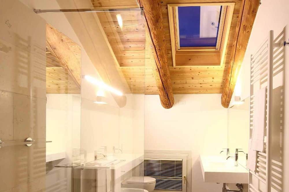 Photo of Bathroom in Malo