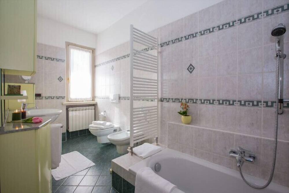 Photo of Bathroom in Cima