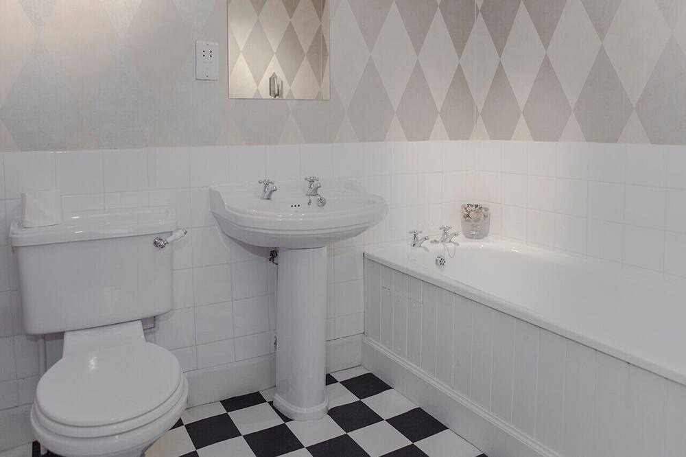 Photo of Bathroom in Newington