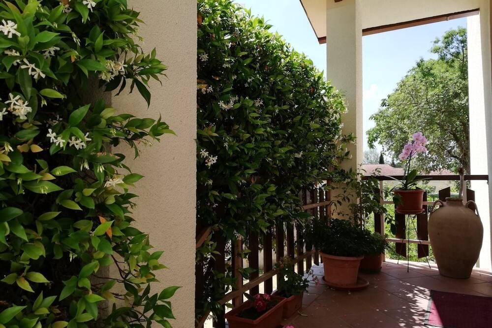 Photo of Patio Balcony in Bovara