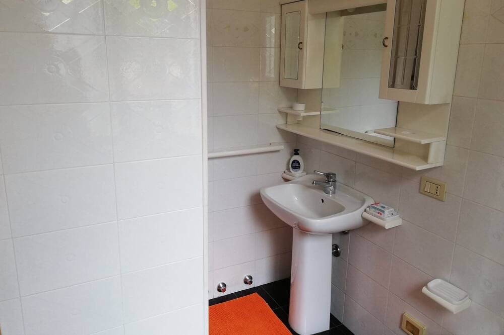 Photo of Bathroom in Bovara