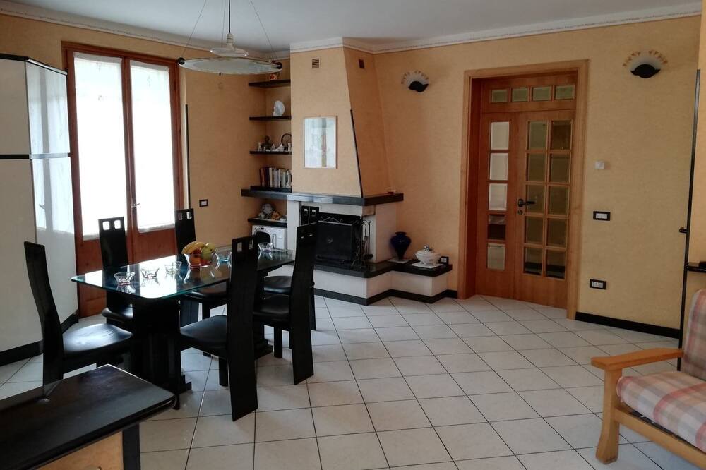 Photo of Livingroom in Bovara