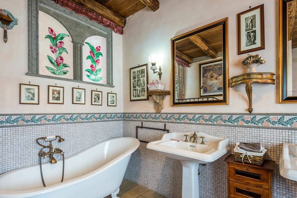 Photo of Bathroom in Rocca di Papa