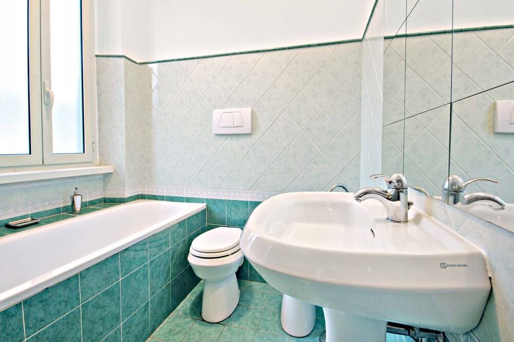 Photo of Bathroom in Trionfale