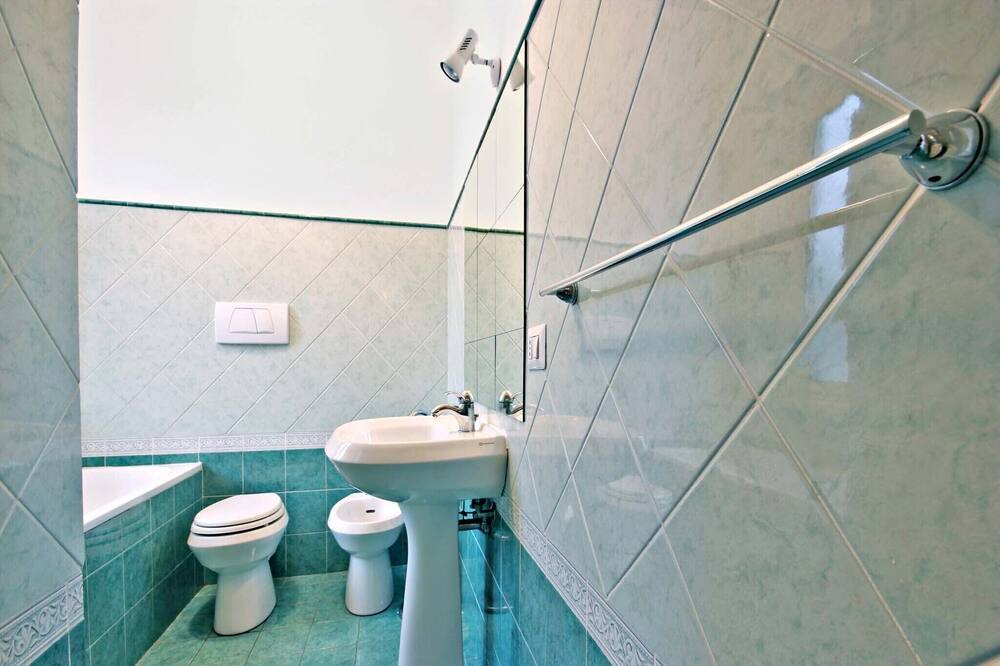 Photo of Bathroom in Trionfale