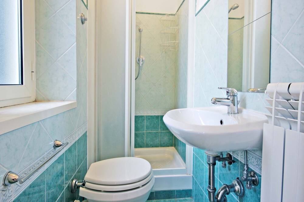 Photo of Bathroom in Trionfale