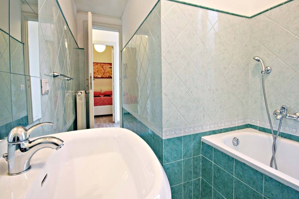 Photo of Bathroom in Trionfale