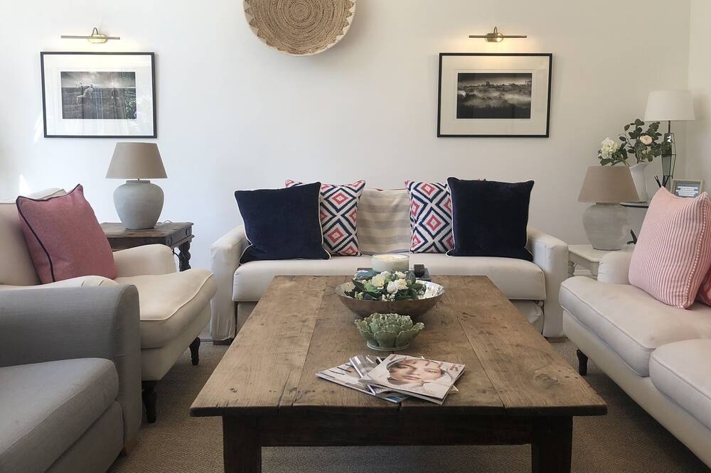 Photo of Livingroom in Sibford Gower