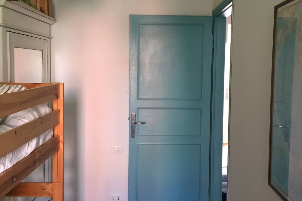 Photo of Bedroom in Tellaro