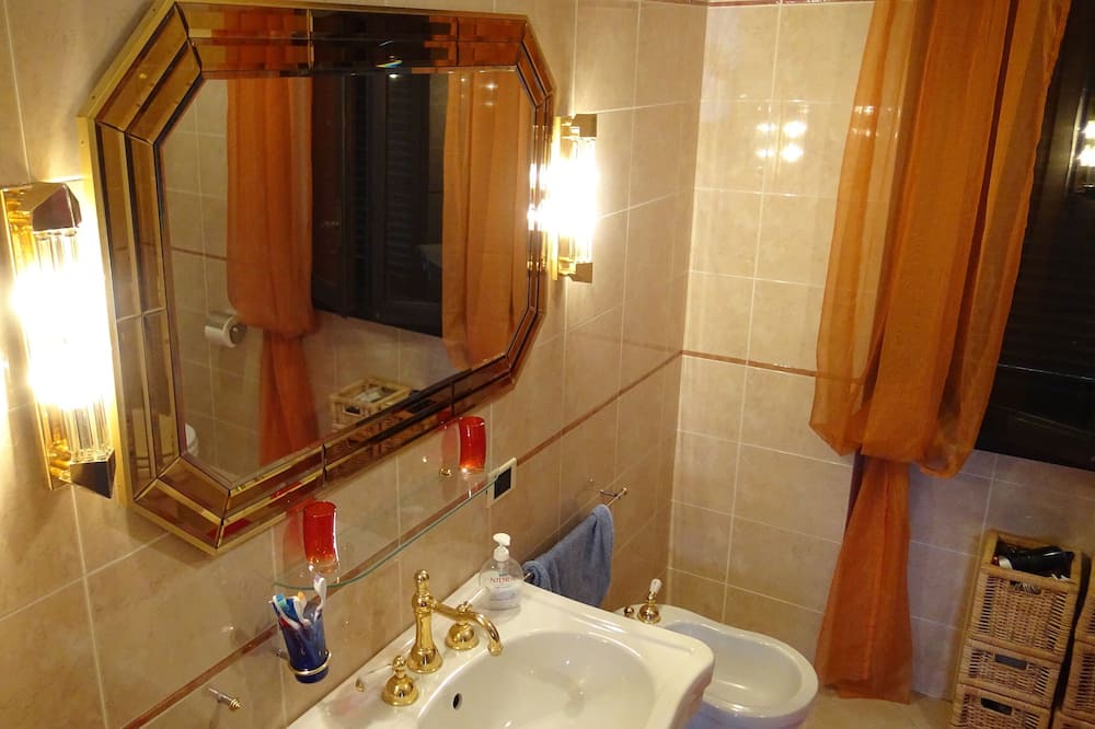 Photo of Bathroom in Cressogno