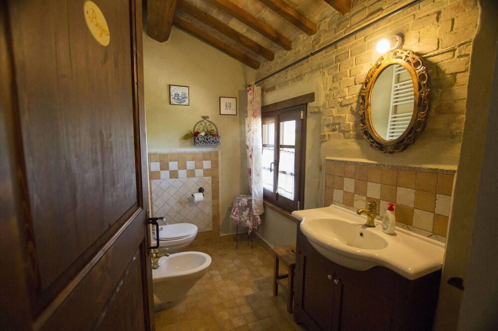 Photo of Bathroom in Mondavio