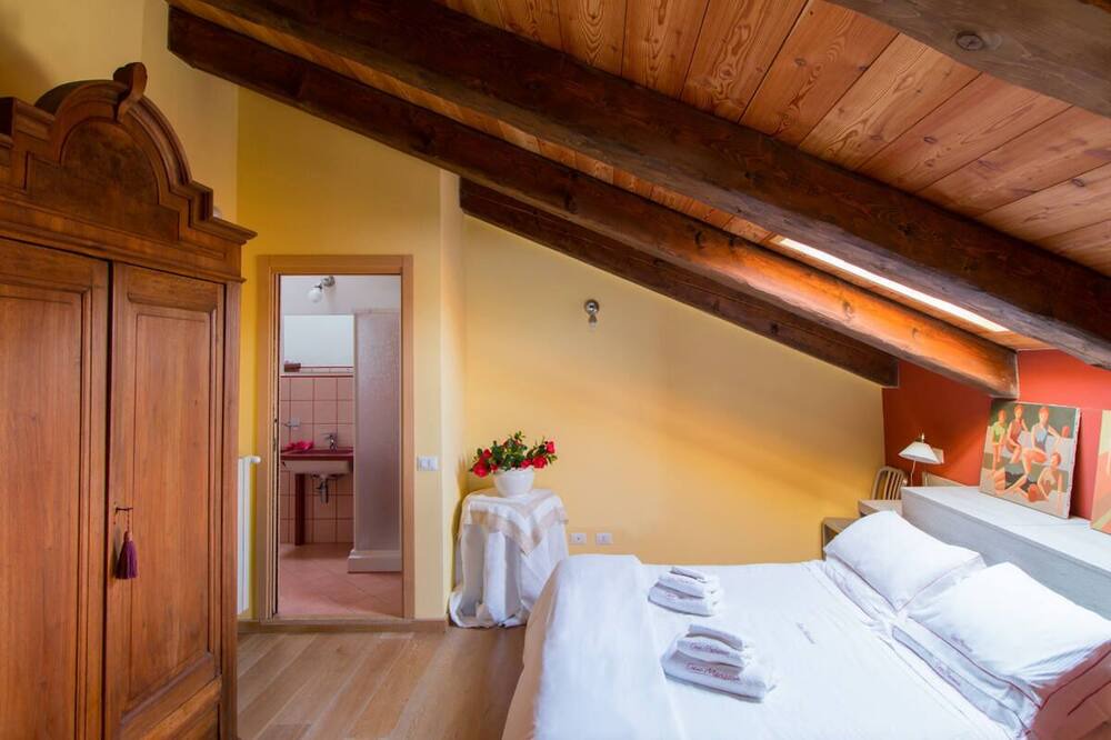 Photo of Bedroom in Massino Visconti