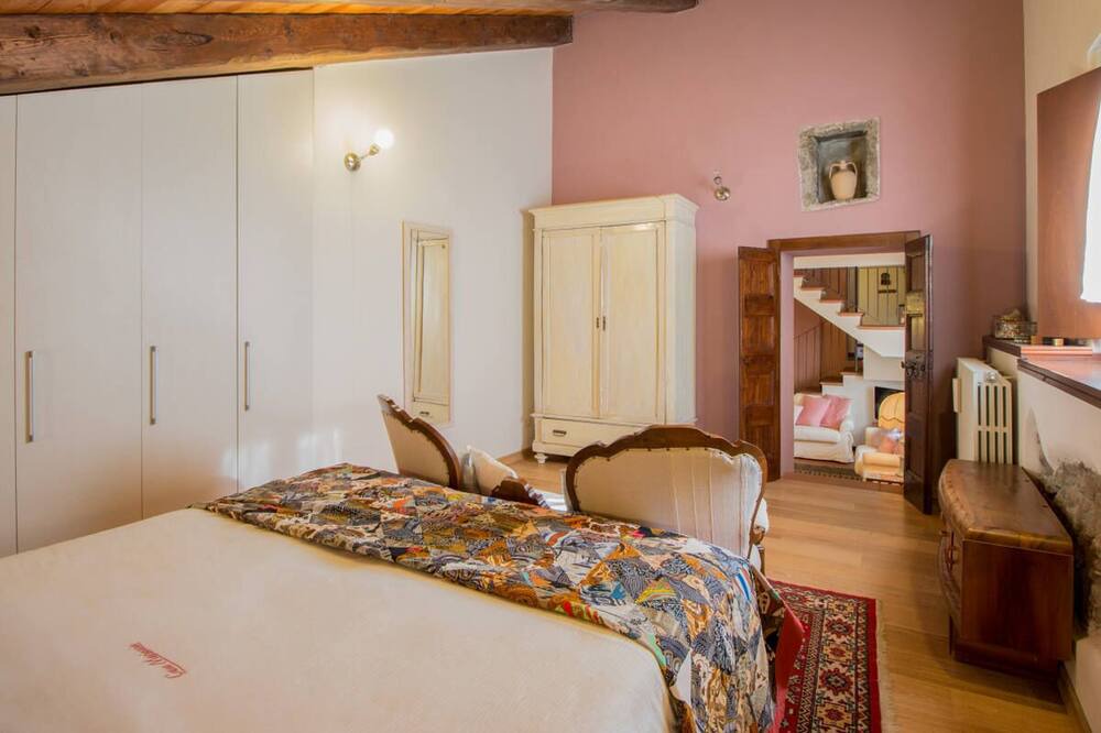 Photo of Bedroom in Massino Visconti