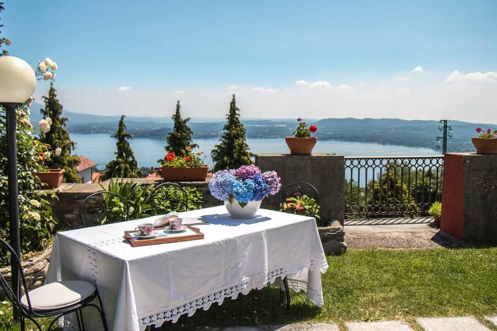 Photo of Patio Balcony in Massino Visconti